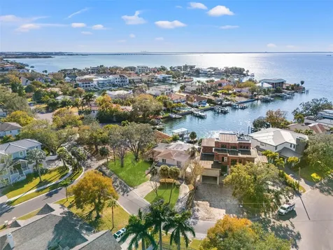 2605 S Beach Drive Tampa FL 33629