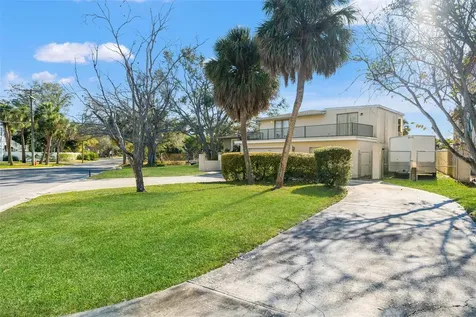 2605 S Beach Drive Tampa FL 33629