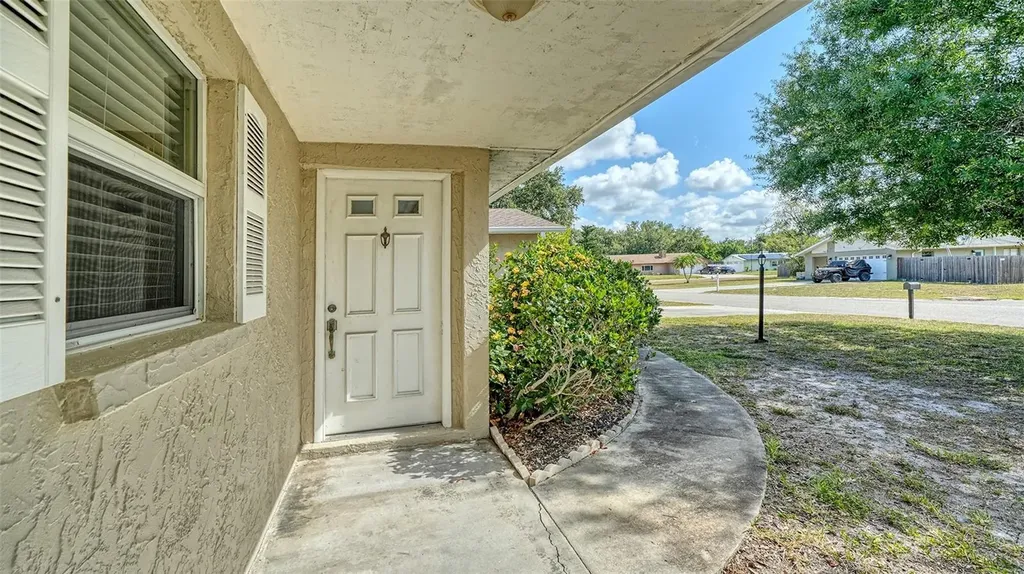 1546 Georgetowne Lane Sarasota FL 34232
