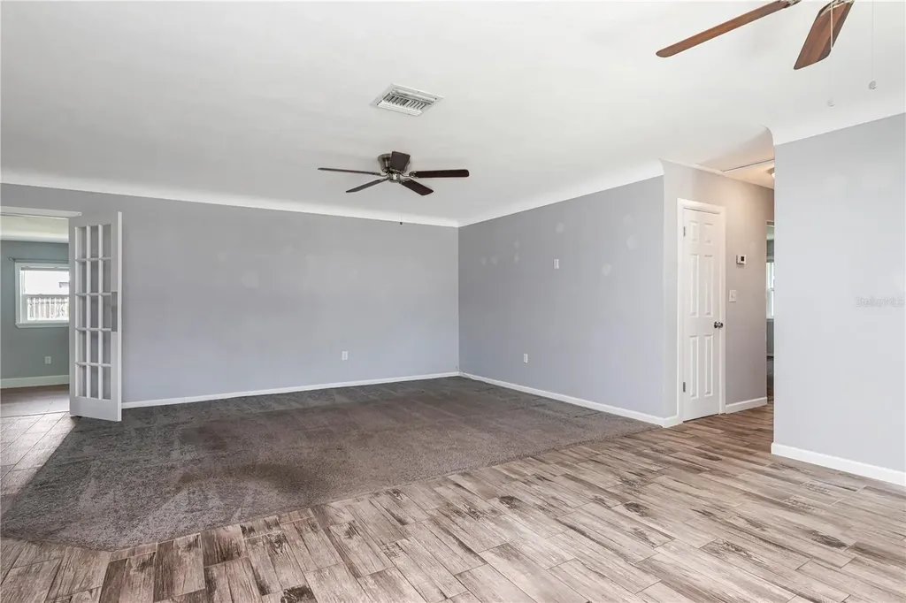 2445 60th Way N St Petersburg FL 33710