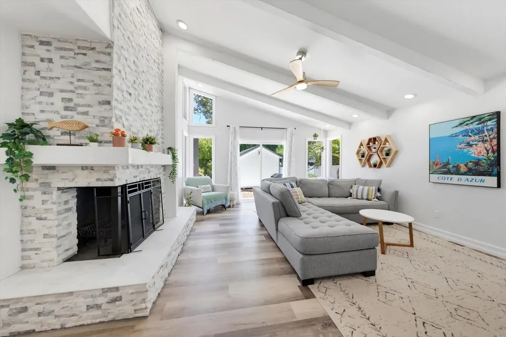 1105 Sunnydale Drive Clearwater FL 33755