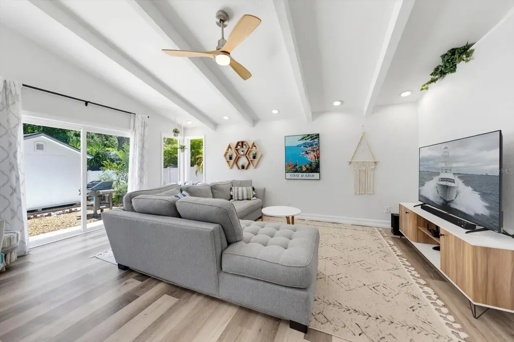 1105 Sunnydale Drive Clearwater FL 33755