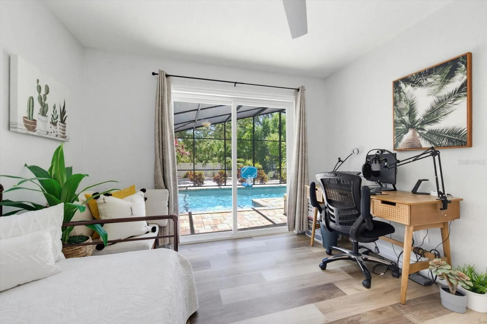 1105 Sunnydale Drive Clearwater FL 33755