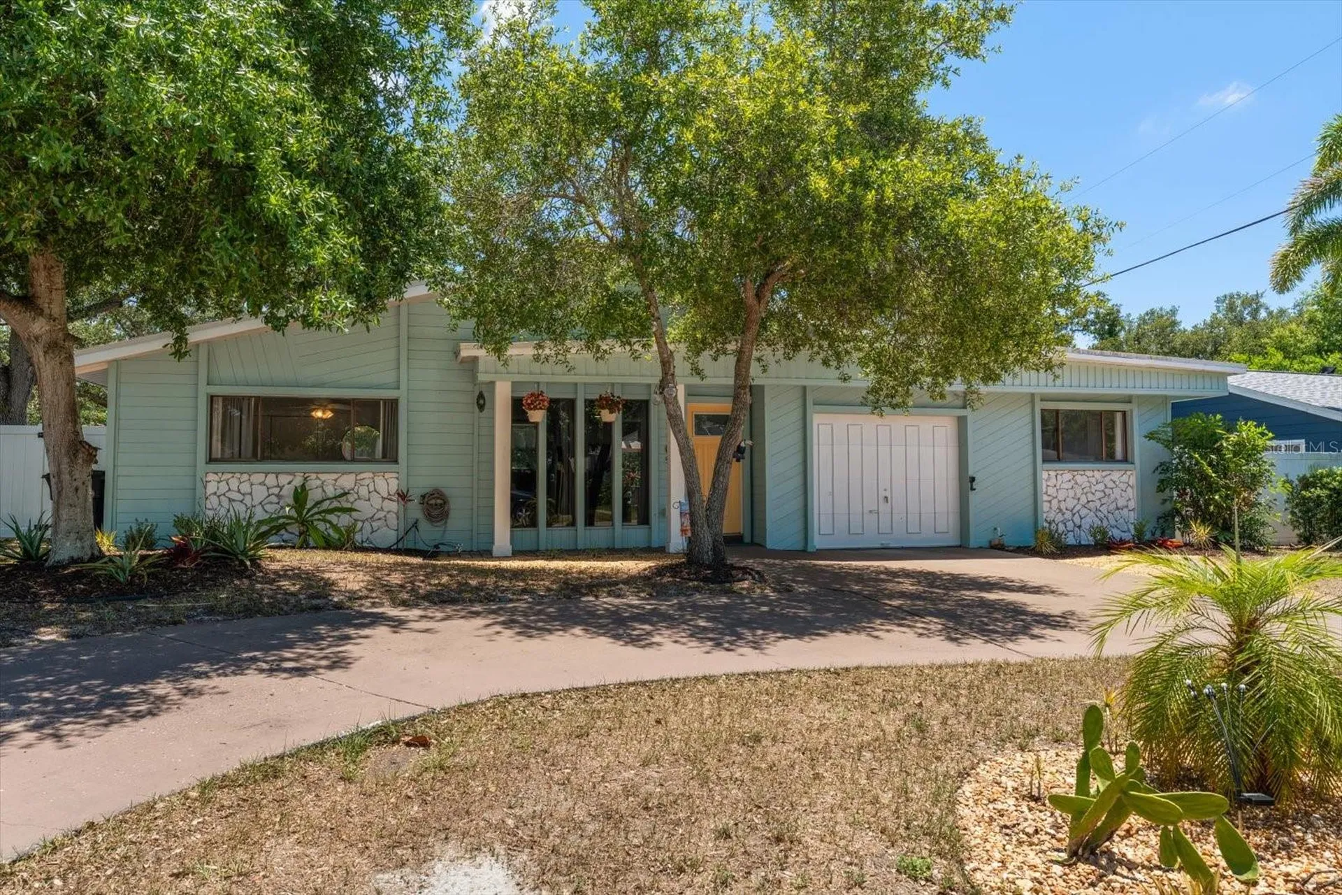 1105 Sunnydale Drive Clearwater FL 33755