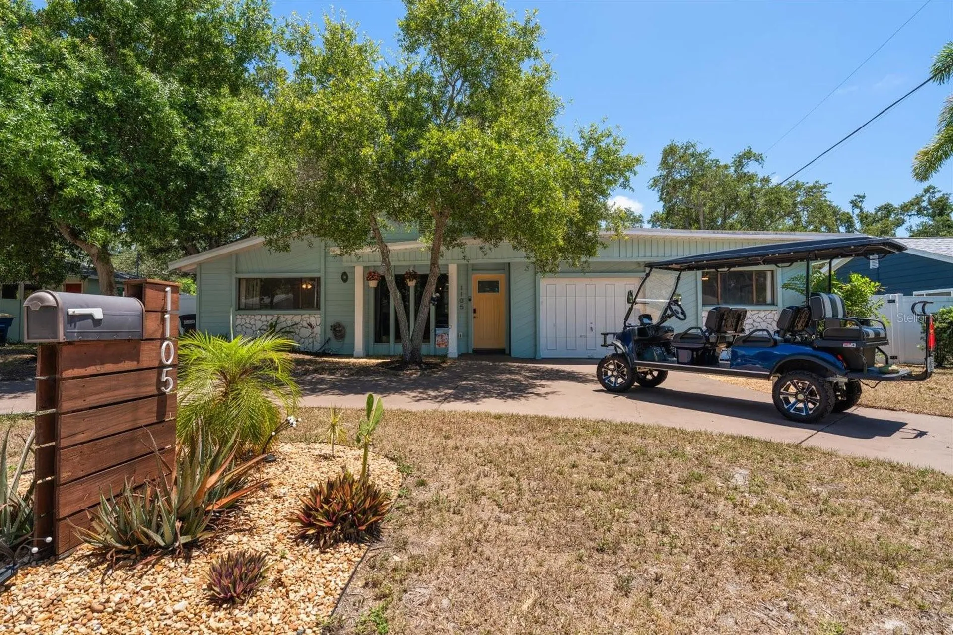 1105 Sunnydale Drive Clearwater FL 33755
