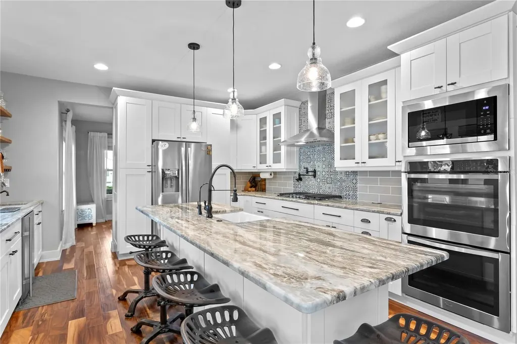 806 W Frances Avenue Tampa FL 33602