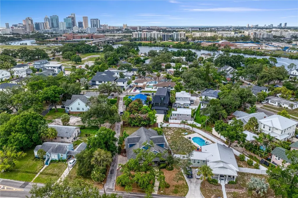 806 W Frances Avenue Tampa FL 33602