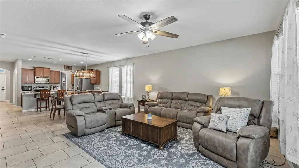 1358 Windward Oaks Loop Auburndale FL 33823