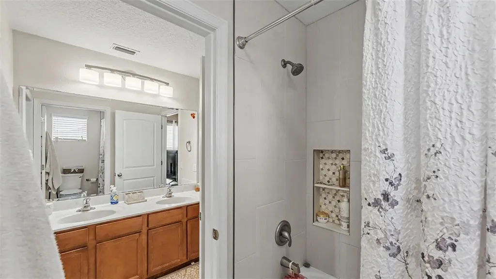 1358 Windward Oaks Loop Auburndale FL 33823
