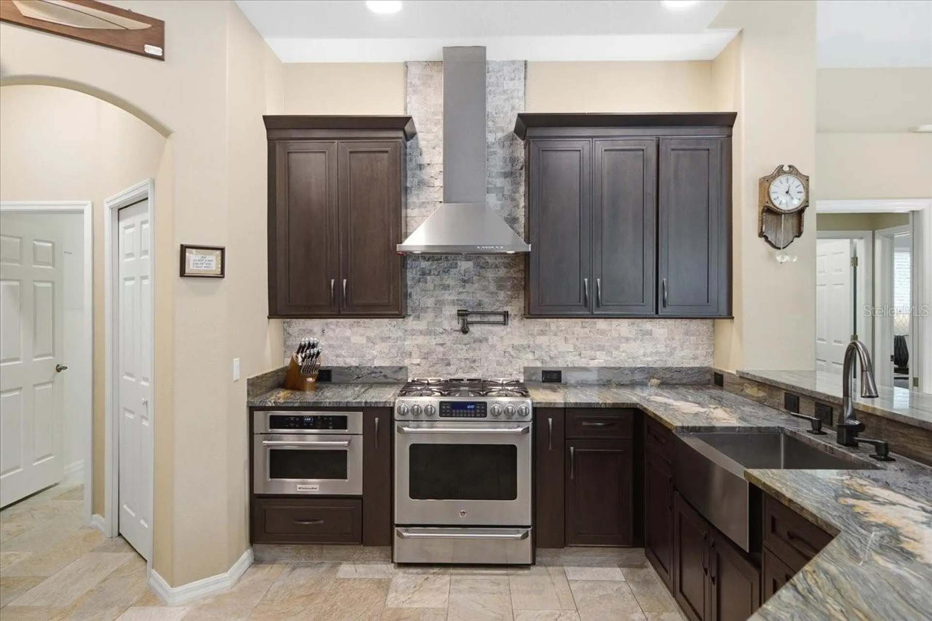418 Pine Bluff Drive Lutz FL 33549
