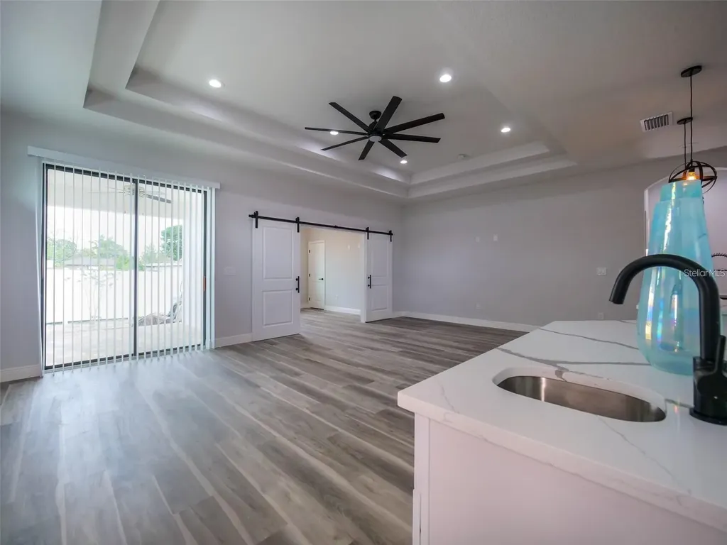 2303 W Ivy Street Tampa FL 33607