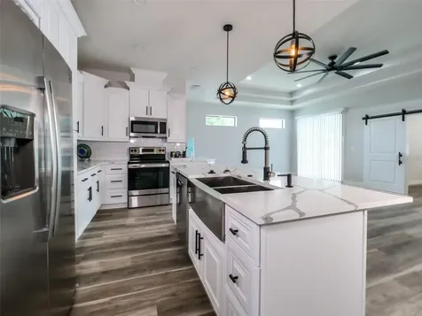 2303 W Ivy Street Tampa FL 33607