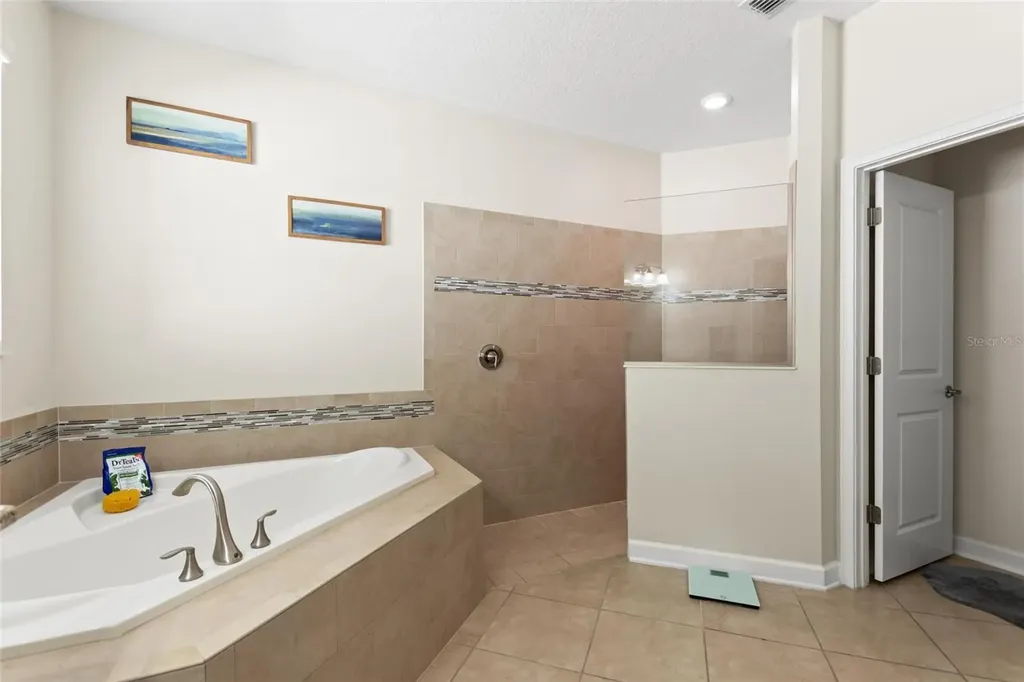1414 Clubman Drive Davenport FL 33896
