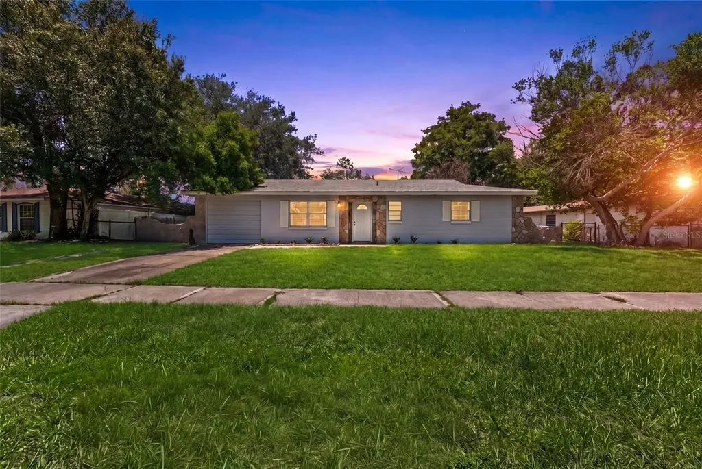 1754 Foxboro Drive Orlando FL 32812