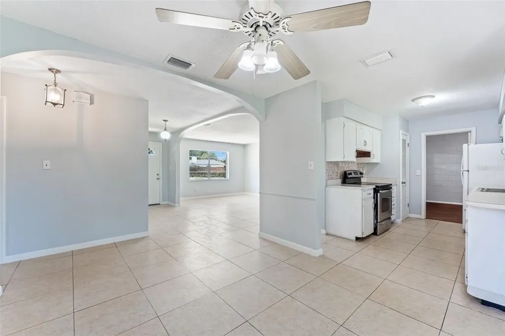 1754 Foxboro Drive Orlando FL 32812