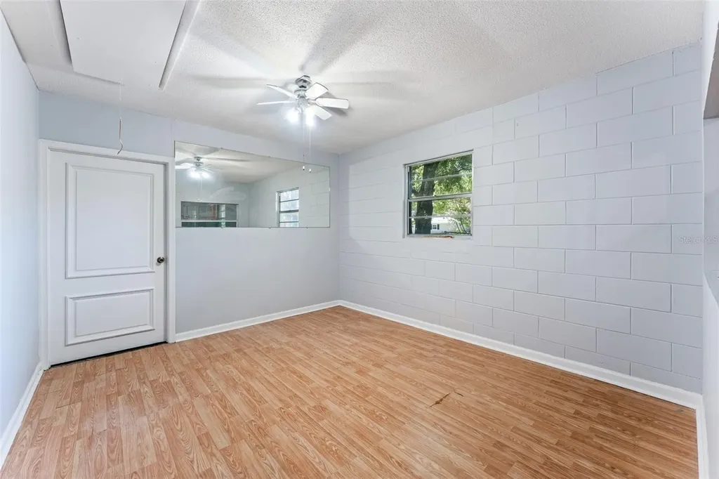 1754 Foxboro Drive Orlando FL 32812