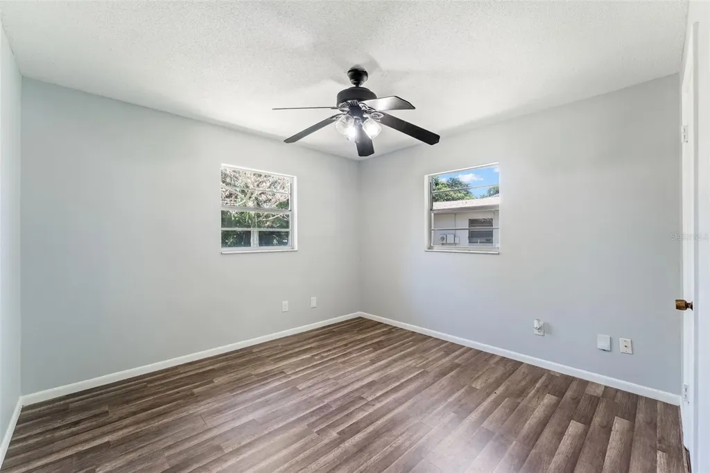 1754 Foxboro Drive Orlando FL 32812