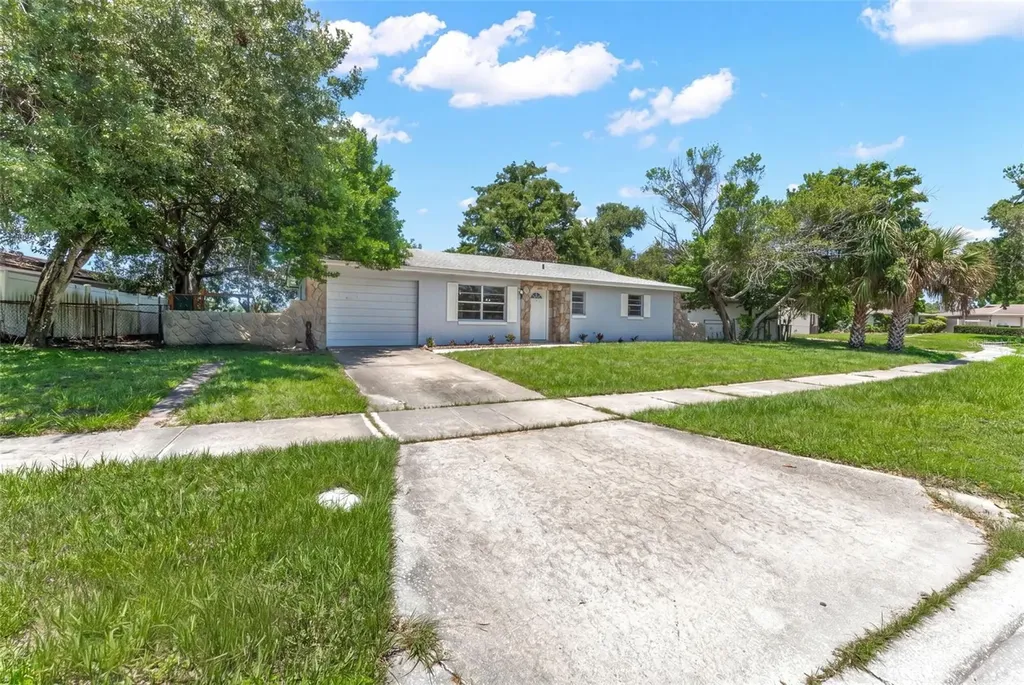 1754 Foxboro Drive Orlando FL 32812