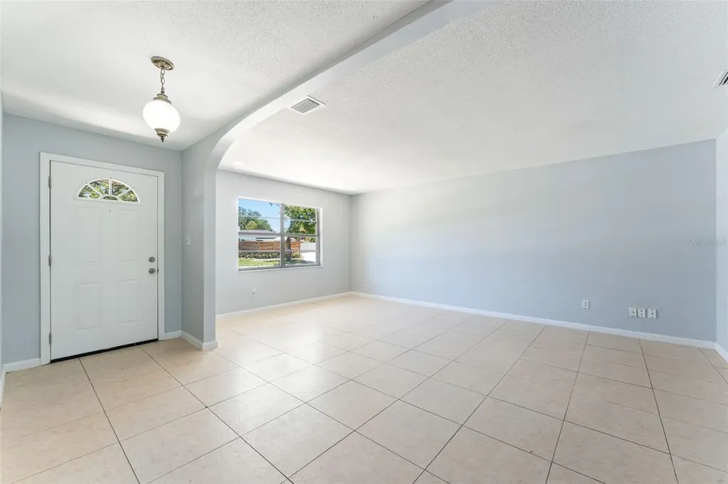 1754 Foxboro Drive Orlando FL 32812