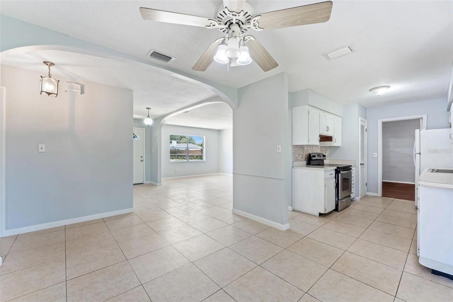 1754 Foxboro Drive Orlando FL 32812