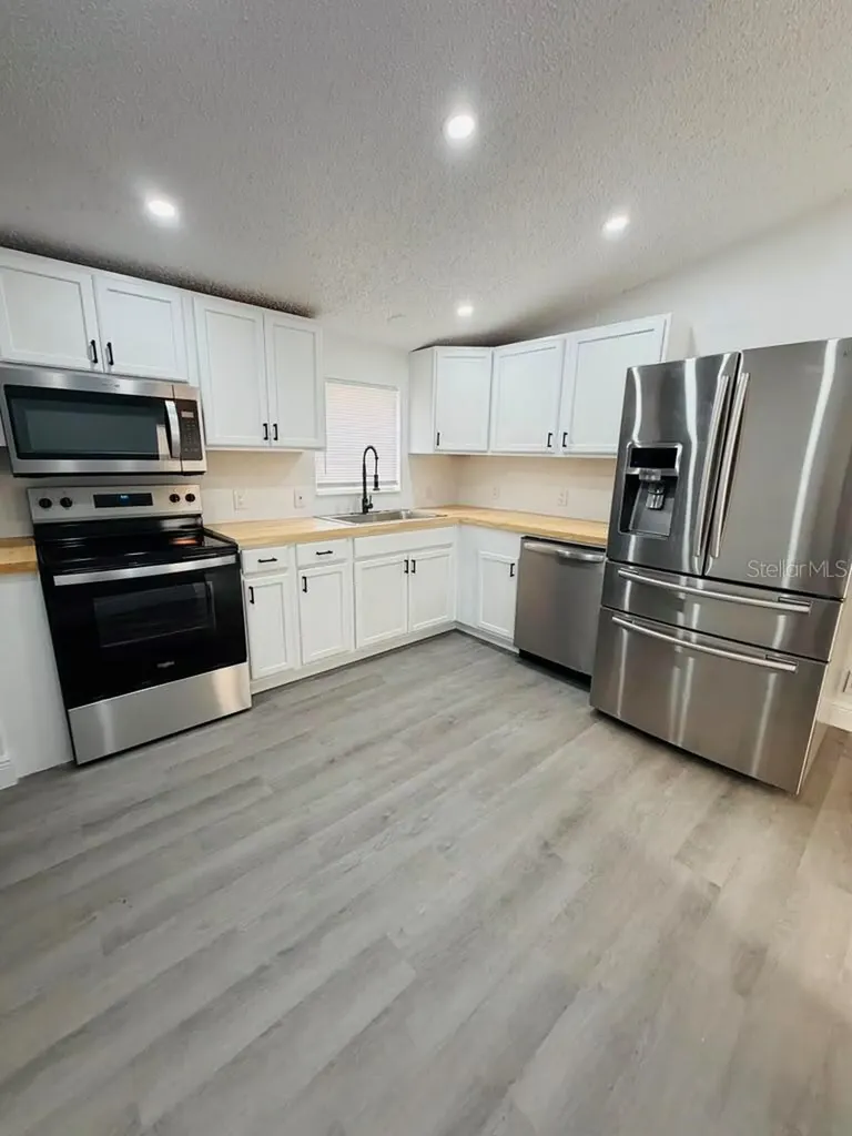 6734 Ravenwood Street Zephyrhills FL 33544