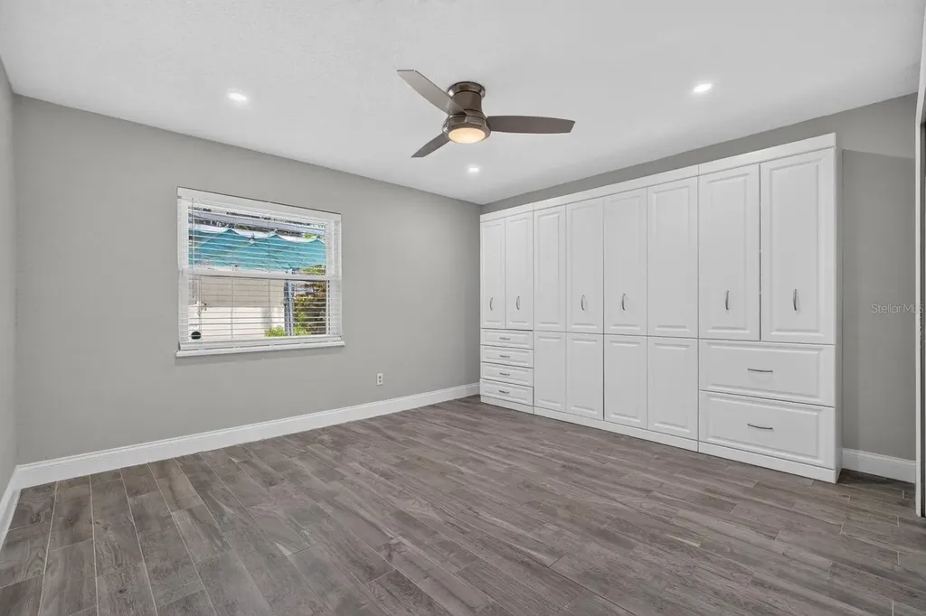 1017 E Indian Oaks Daytona Beach FL 32117