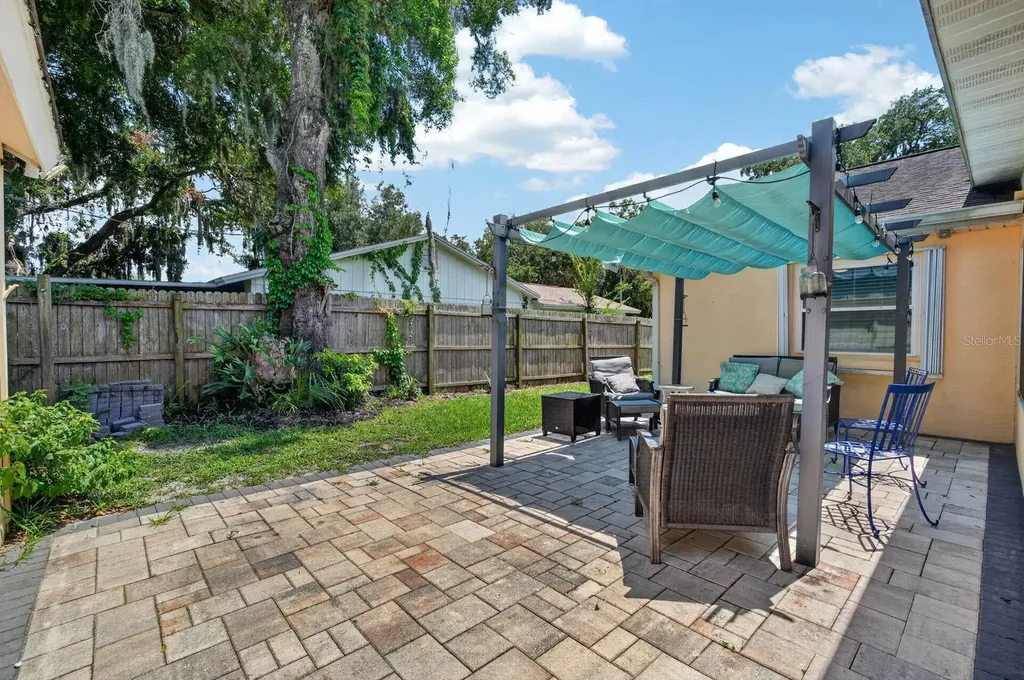 1017 E Indian Oaks Daytona Beach FL 32117