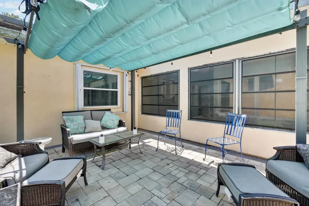 1017 E Indian Oaks Daytona Beach FL 32117