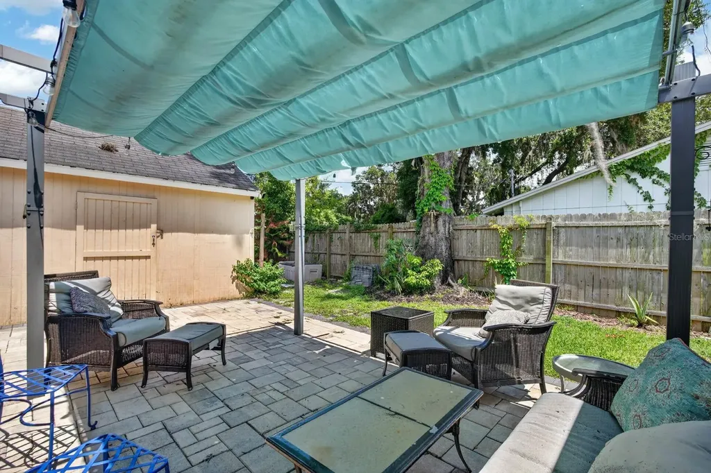 1017 E Indian Oaks Daytona Beach FL 32117