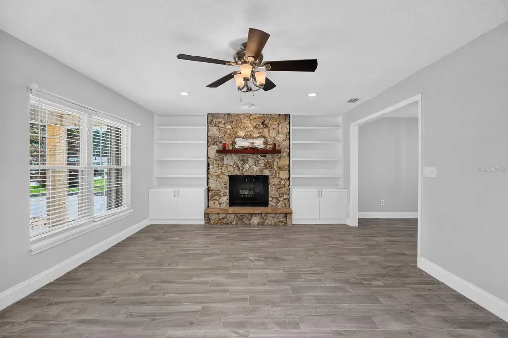 1017 E Indian Oaks Daytona Beach FL 32117