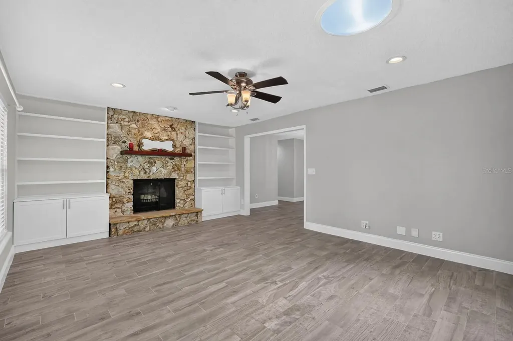 1017 E Indian Oaks Daytona Beach FL 32117