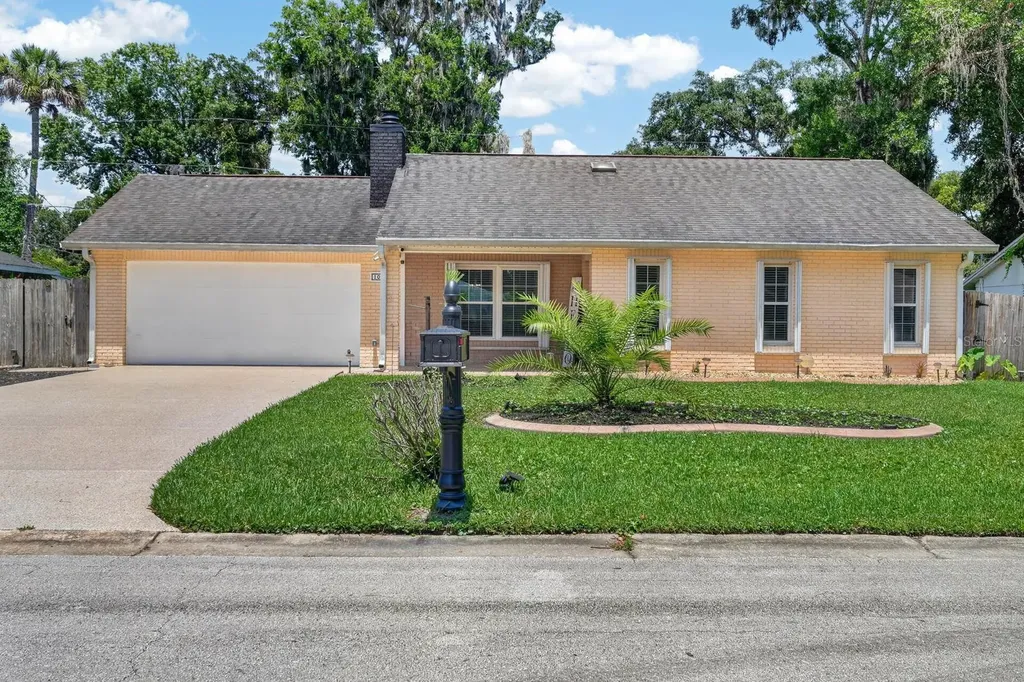 1017 E Indian Oaks Daytona Beach FL 32117