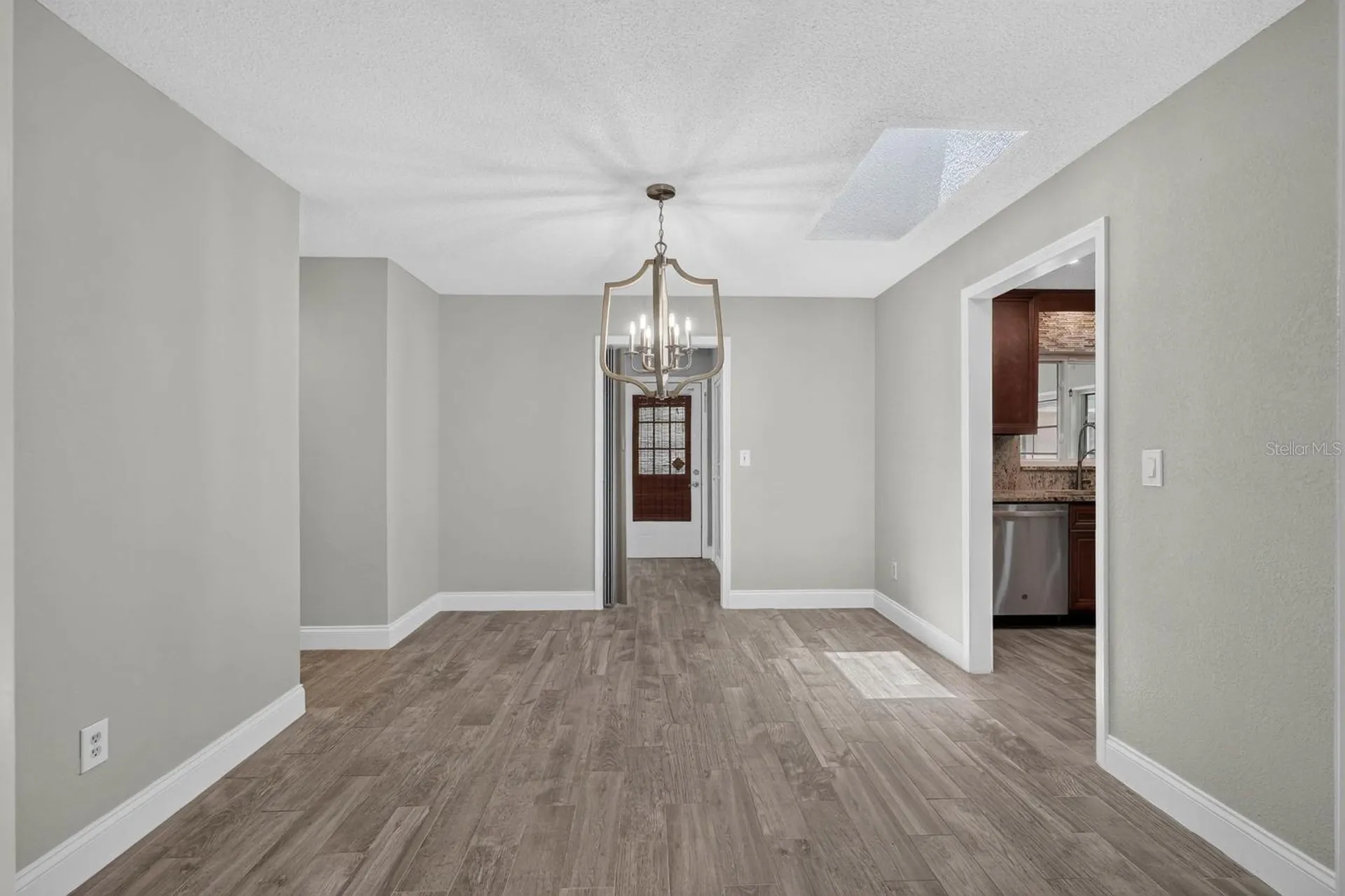 1017 E Indian Oaks Daytona Beach FL 32117