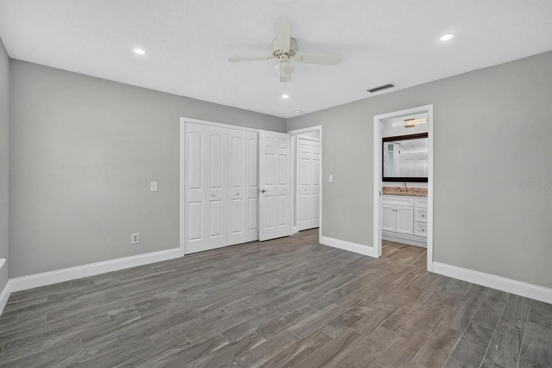 1017 E Indian Oaks Daytona Beach FL 32117