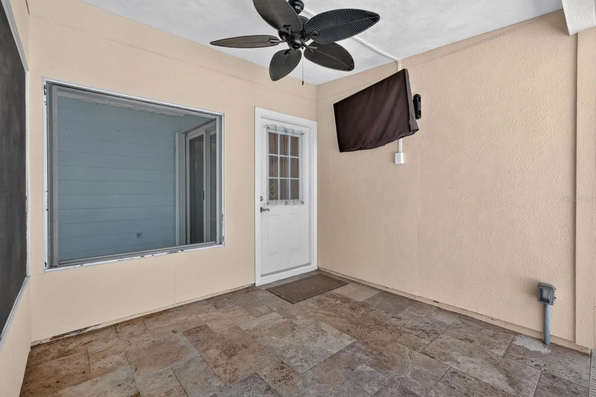 1017 E Indian Oaks Daytona Beach FL 32117