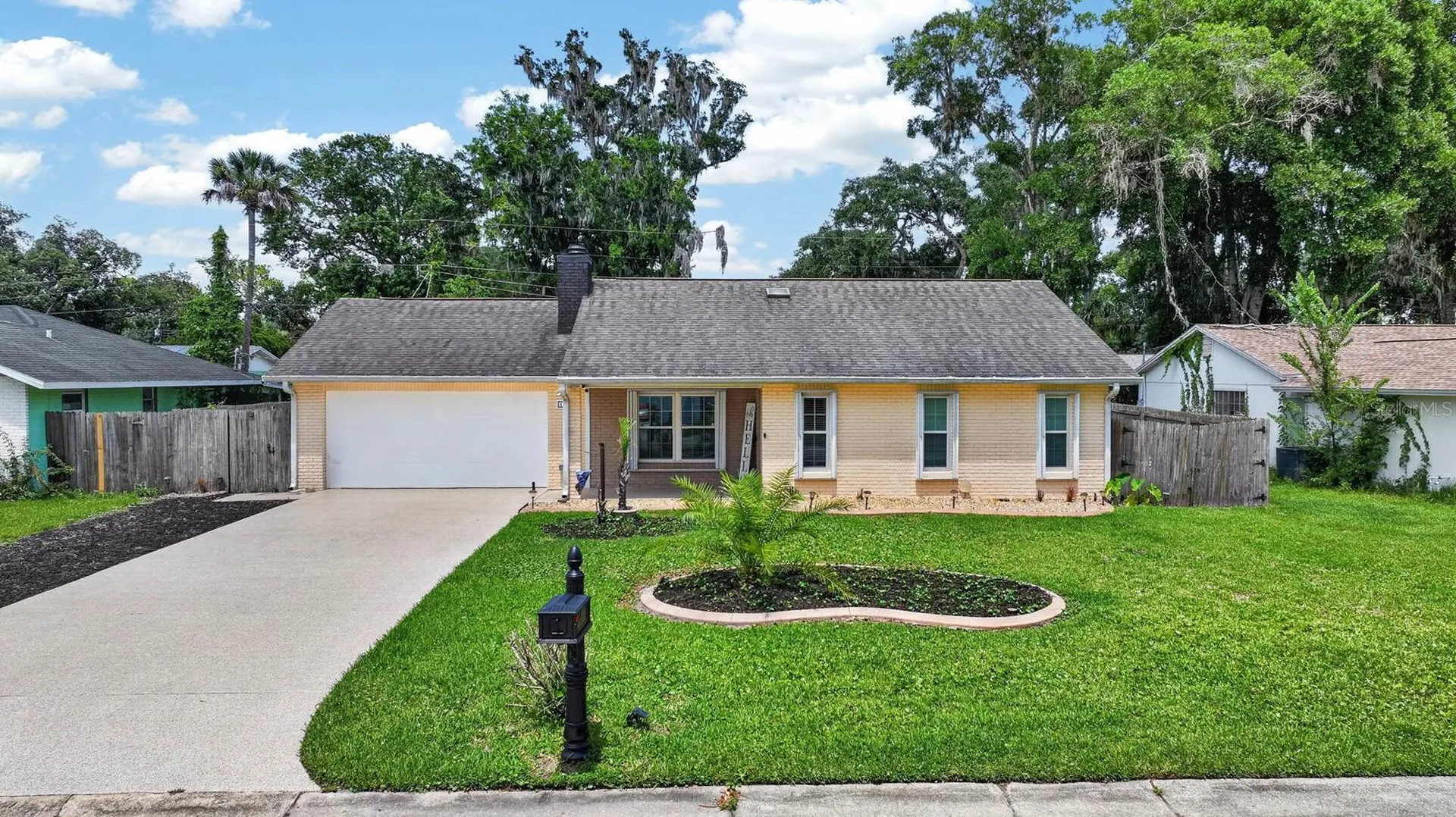 1017 E Indian Oaks Daytona Beach FL 32117