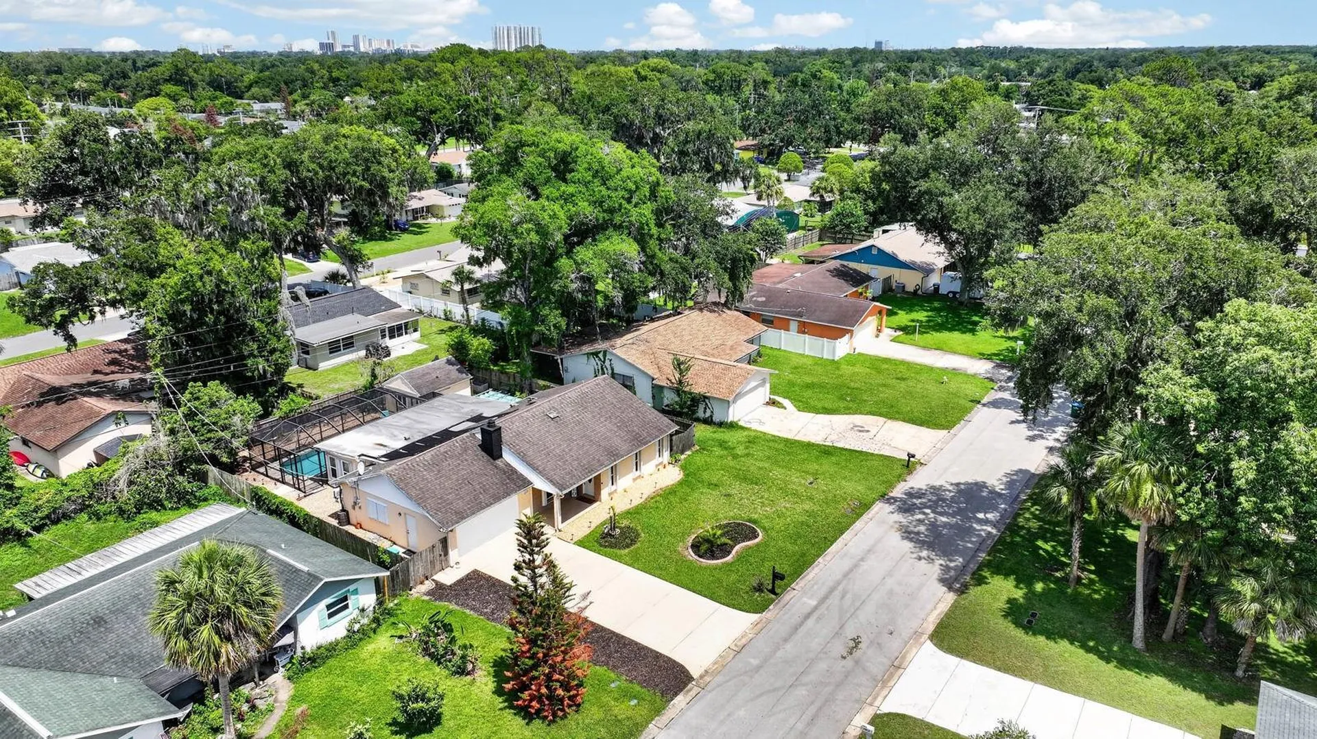 1017 E Indian Oaks Daytona Beach FL 32117