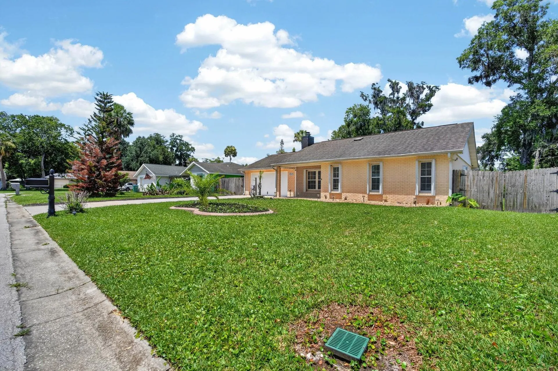 1017 E Indian Oaks Daytona Beach FL 32117