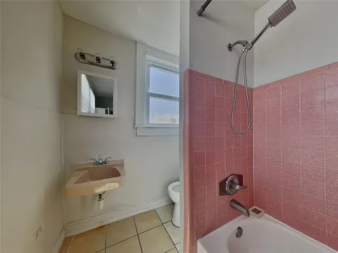 2904 W Chestnut Street Tampa FL 33607