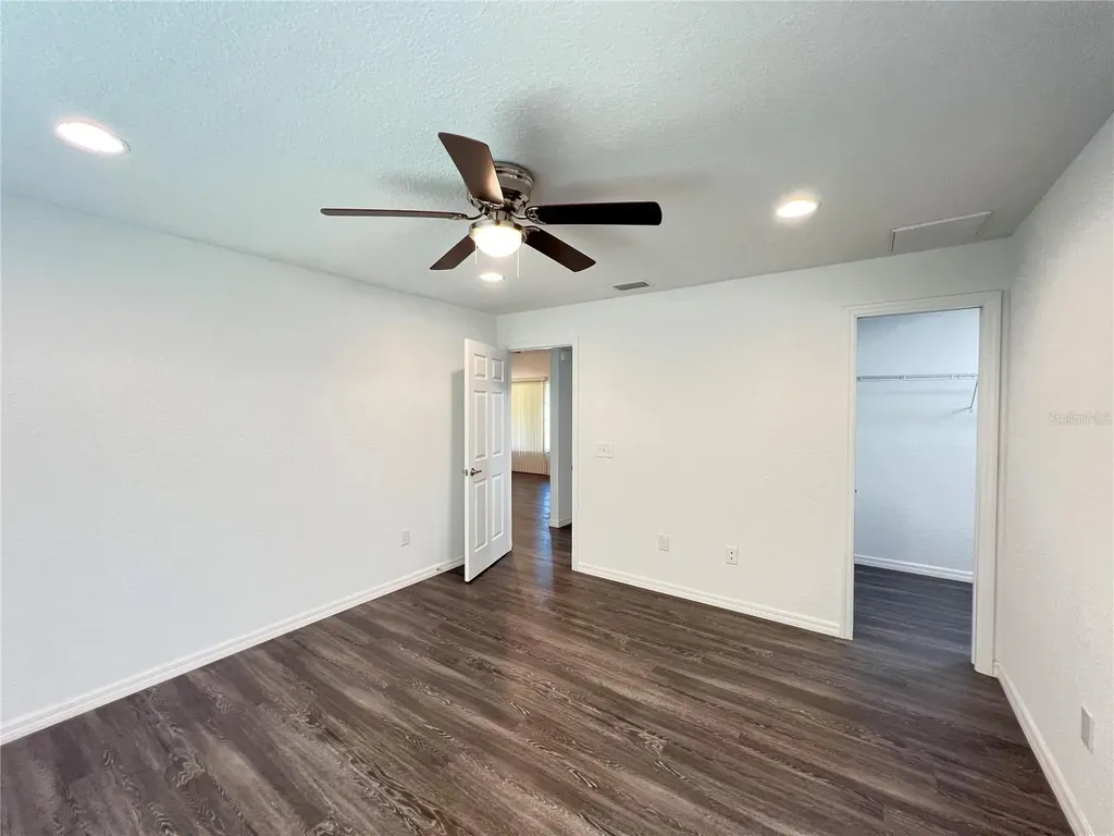 190 Fisher Way Ocklawaha FL 32179