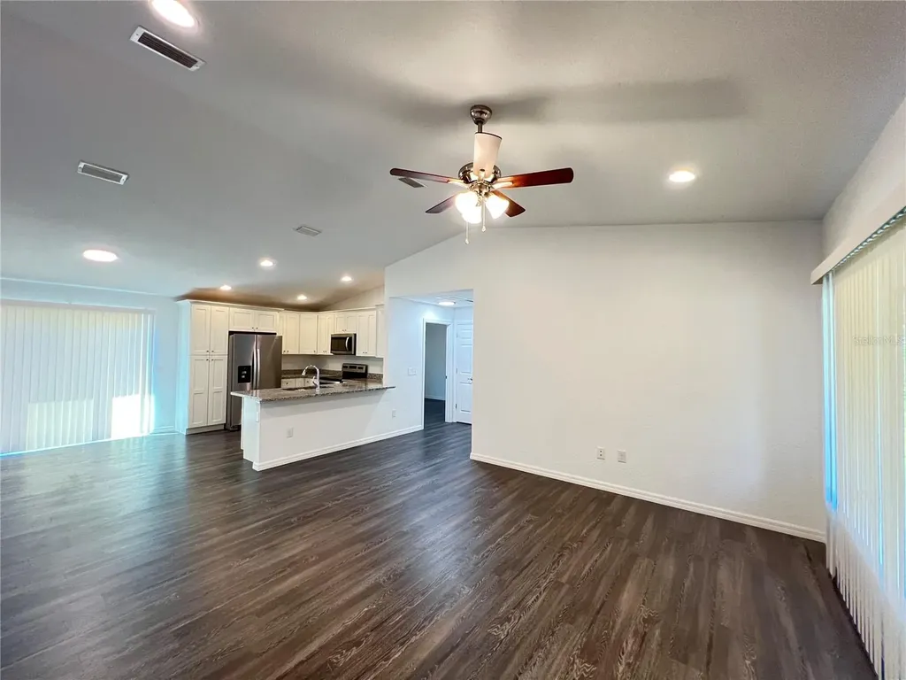 190 Fisher Way Ocklawaha FL 32179