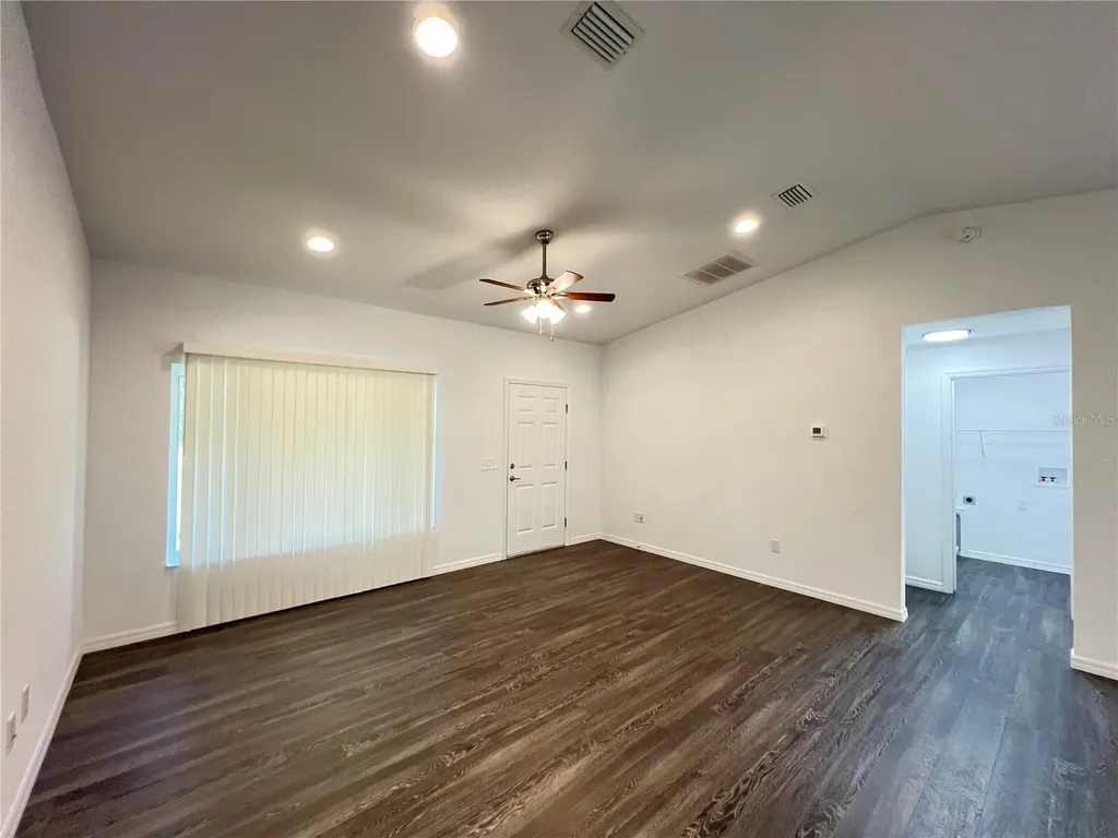 190 Fisher Way Ocklawaha FL 32179