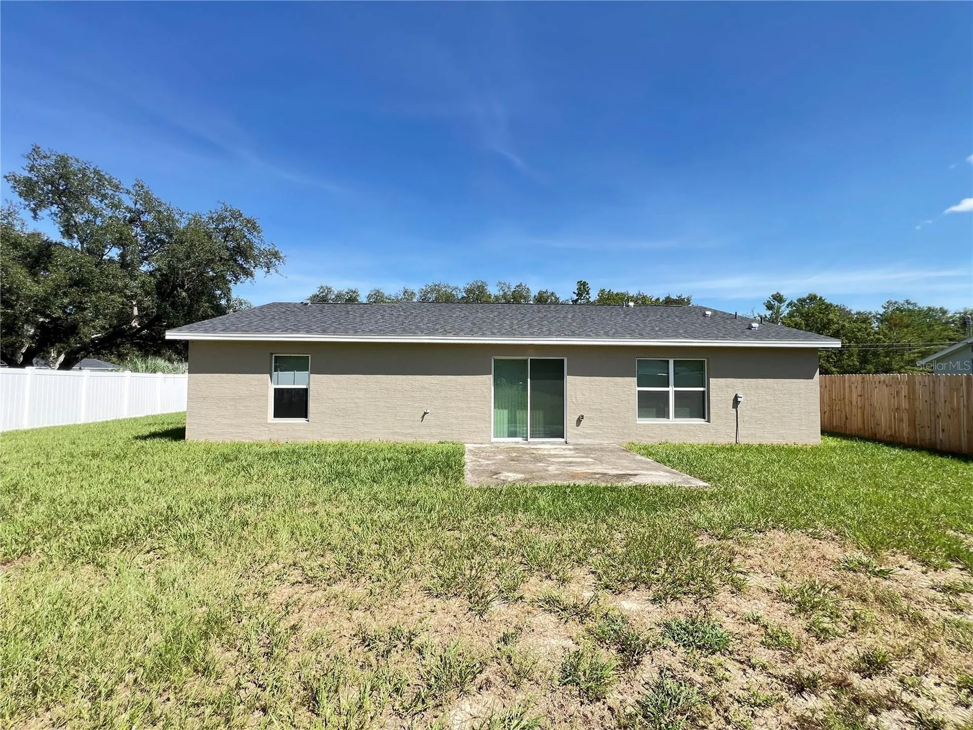 190 Fisher Way Ocklawaha FL 32179
