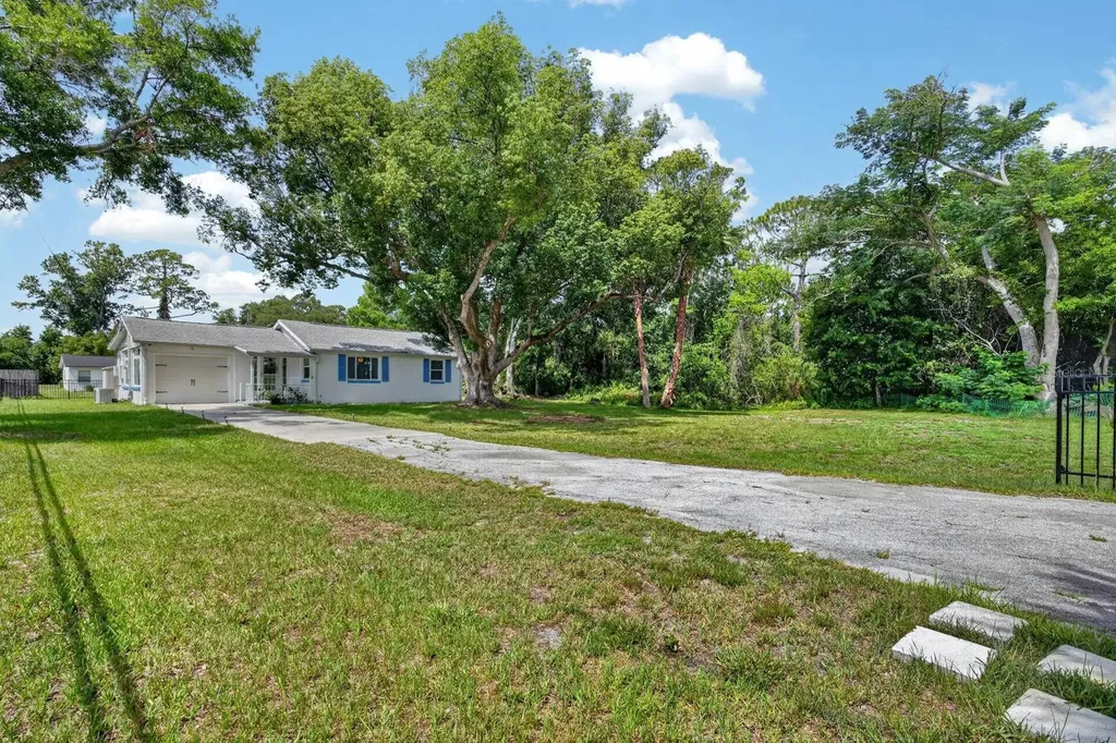 277 Debary Drive Debary FL 32713