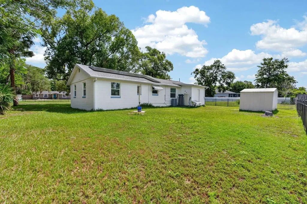 277 Debary Drive Debary FL 32713