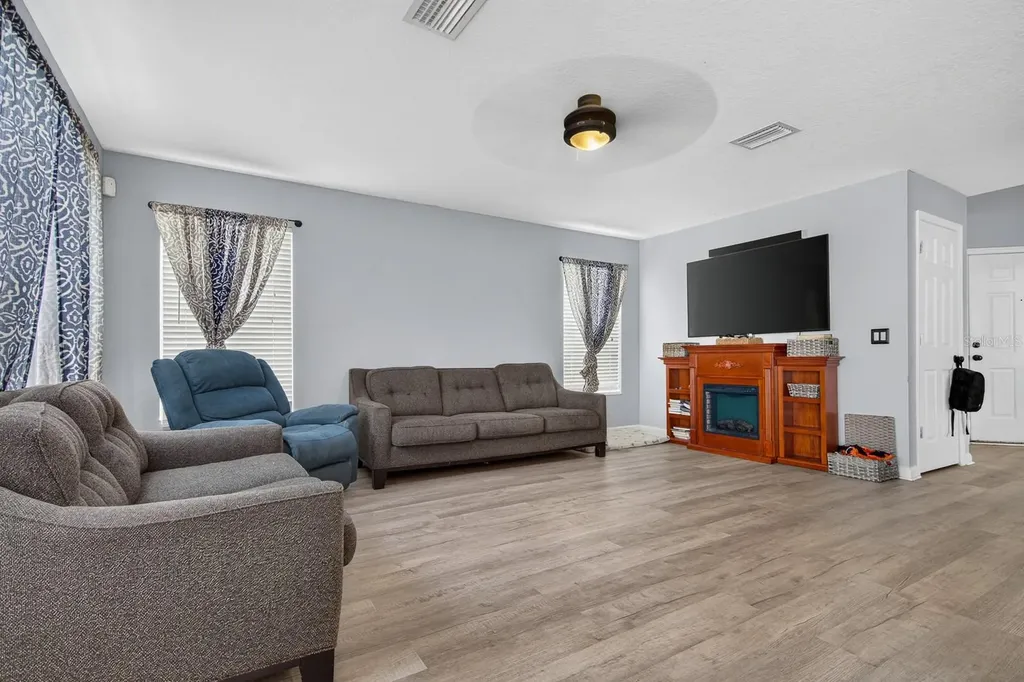 11850 Whisper Creek Drive Riverview FL 33569