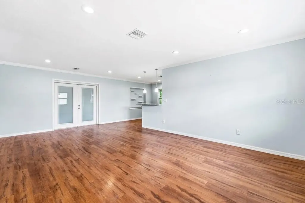 1920 64th Avenue N St Petersburg FL 33702
