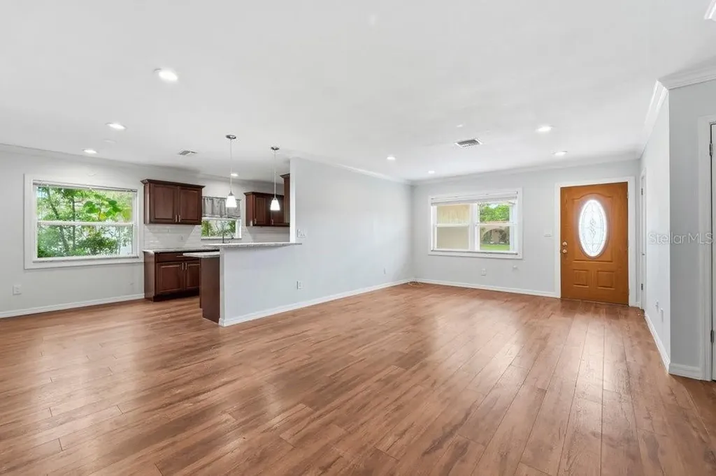 1920 64th Avenue N St Petersburg FL 33702