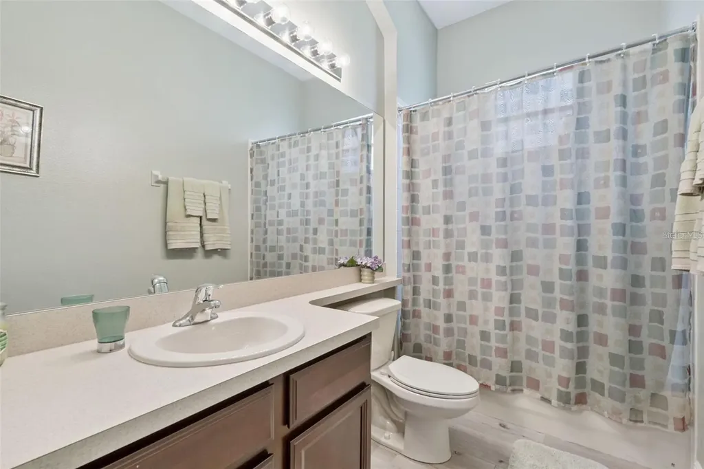 529 Johns Landing Way Oakland FL 34787