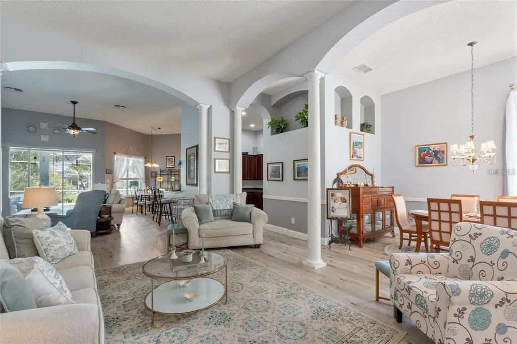 529 Johns Landing Way Oakland FL 34787